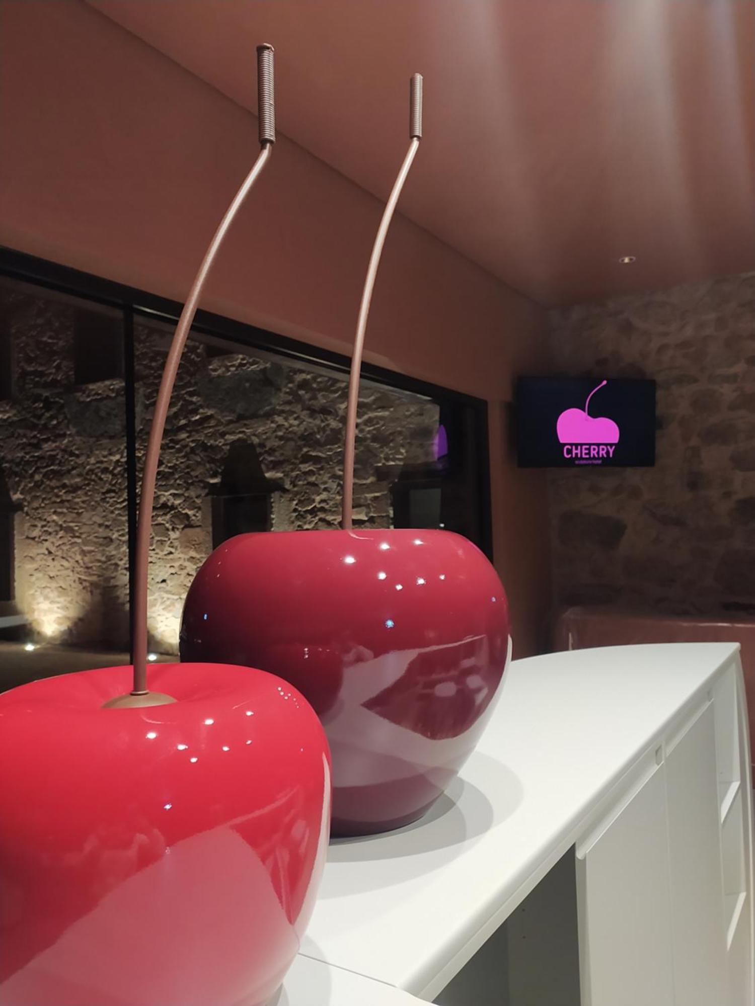 Cherry Sculpture Hotel Пауль Экстерьер фото