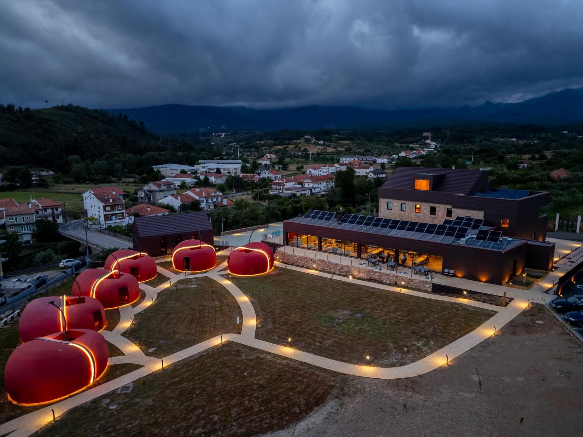 Cherry Sculpture Hotel Пауль Экстерьер фото